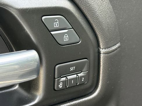 Used 2019 Chevrolet Silverado 1500 High Country w/ Technology Package AWD/4WD image 22