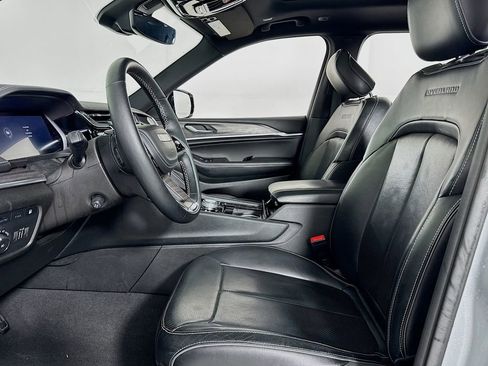 Used 2022 Jeep Grand Cherokee Overland w/ MOPAR Finishing Package image 13