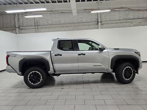 New 2025 Toyota Tacoma 4x4 Double Cab Hybrid image 17