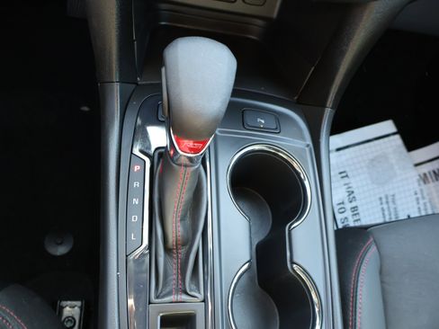 Used 2023 Chevrolet Equinox RS image 33