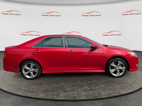 Used 2014 Toyota Camry SE FWD image 6