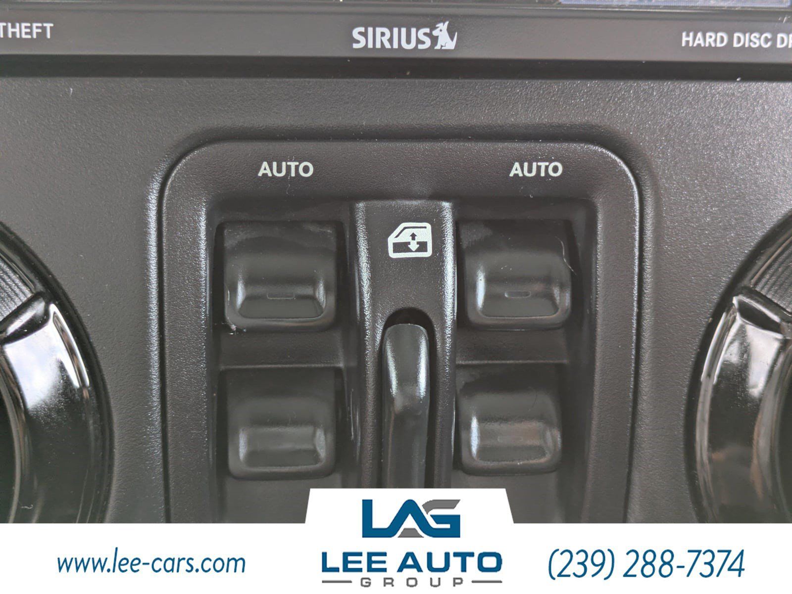 Used 2015 Jeep Wrangler Unlimited Sahara AWD/4WD image 23