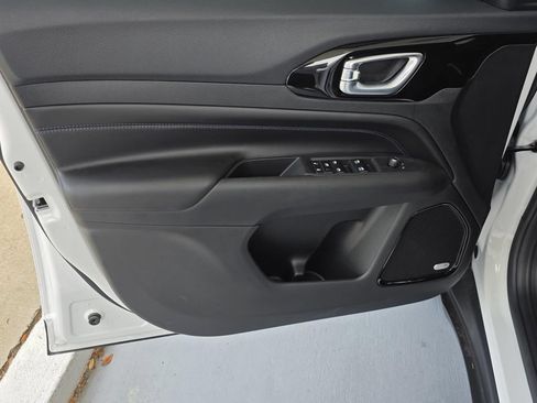 New 2026 Jeep Compass Latitude w/ Sun and Sound Group AWD/4WD image 34