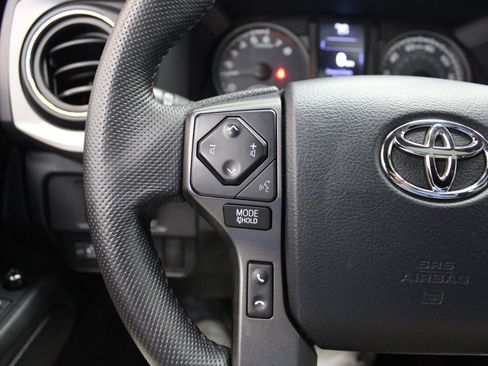 Used 2016 Toyota Tacoma TRD Sport w/ Premium & Technology Package image 33