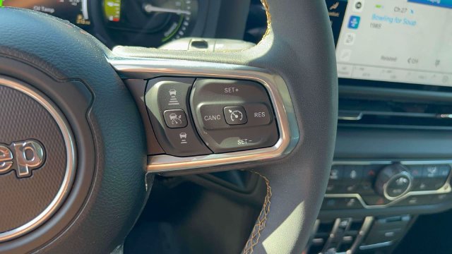 Used 2024 Jeep Wrangler Unlimited Sahara AWD/4WD image 22