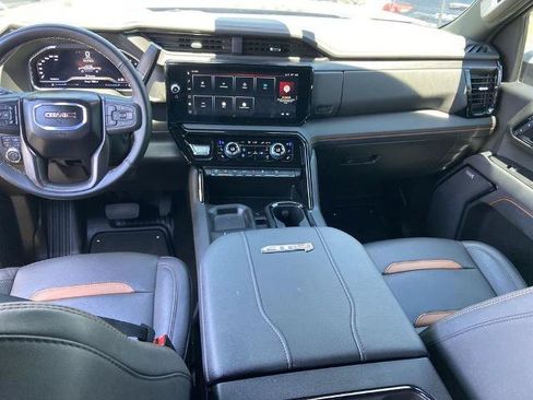 Used 2025 GMC Sierra 2500 AT4 w/ Technology Package AWD/4WD image 16