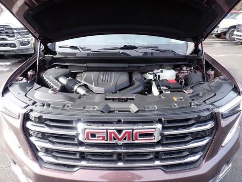 Used 2024 GMC Acadia Elevation image 12