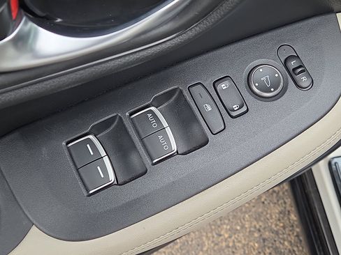 Used 2024 Honda HR-V EX-L image 11