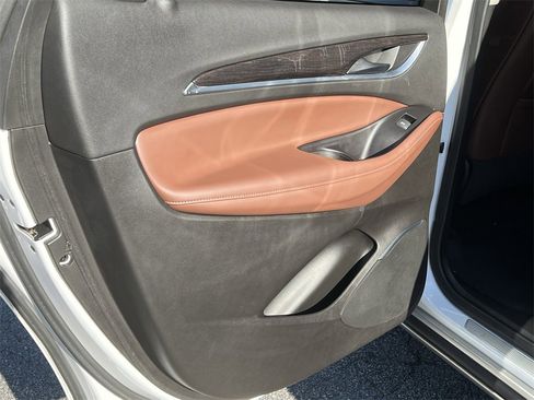 Used 2019 Buick Enclave Avenir w/ Avenir Technology Package image 18