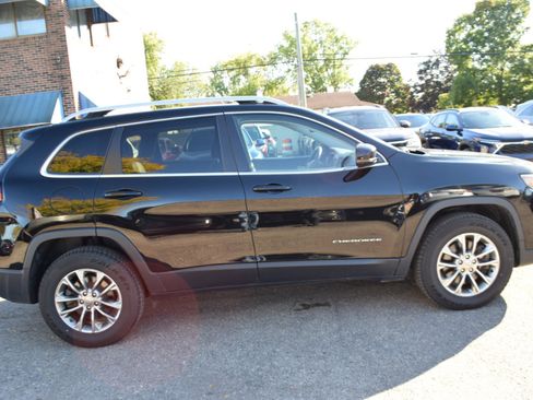 Used 2019 Jeep Cherokee Latitude Plus w/ Comfort/Convenience Group image 4