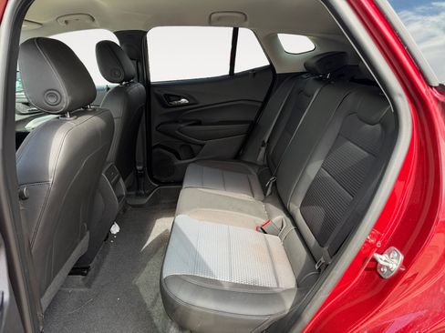 Used 2025 Chevrolet Trax LT w/ LT Convenience Package FWD image 13