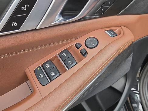 Used 2023 BMW X5 xDrive40i w/ M Sport Package image 22