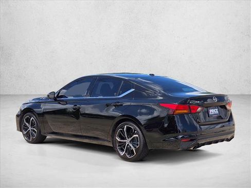 Used 2023 Nissan Altima 2.5 SR FWD image 7