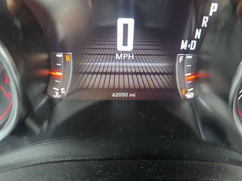 Used 2019 Dodge Challenger SXT image 14