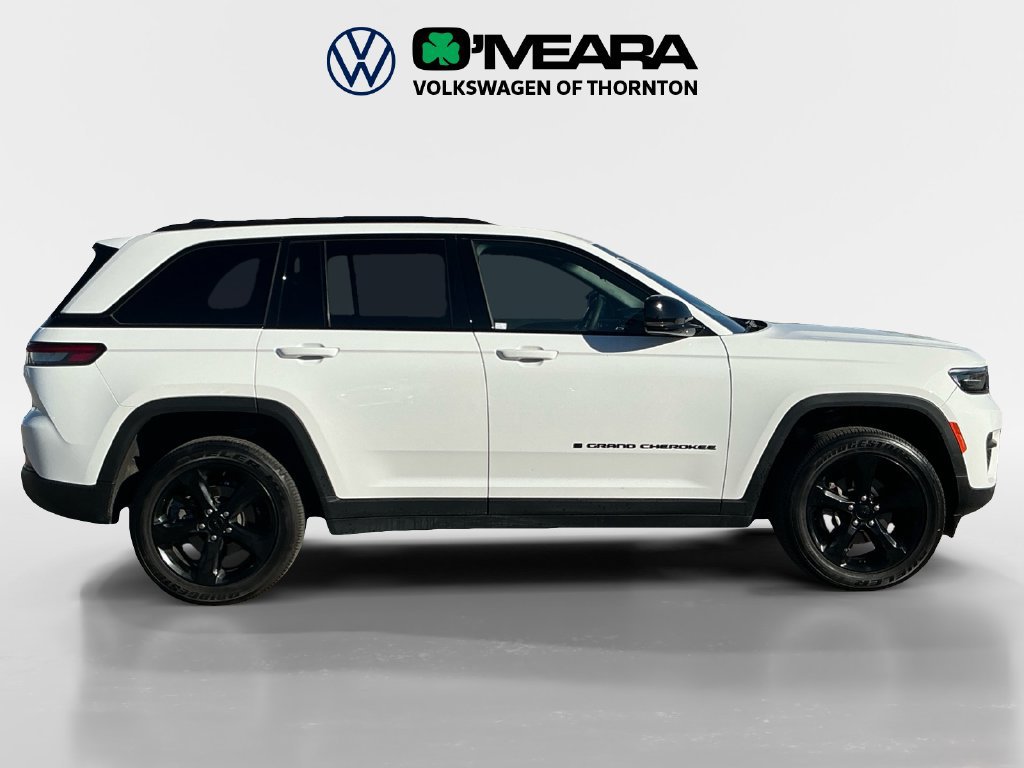 Used 2025 Jeep Grand Cherokee Altitude AWD/4WD image 6
