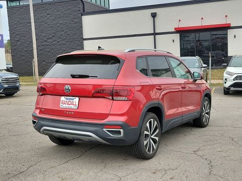 Used 2023 Volkswagen Taos SE image 5