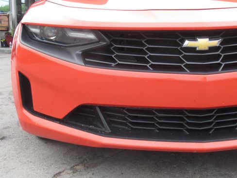 Used 2021 Chevrolet Camaro LT RWD image 3