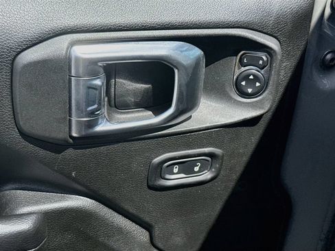 Used 2022 Jeep Wrangler Unlimited Rubicon w/ LED Lighting Group AWD/4WD image 19