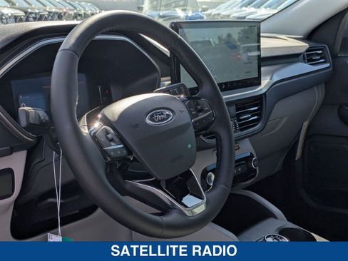 New 2025 Ford Escape SE image 23