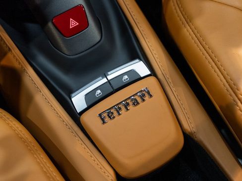 Used 2018 Ferrari 488 GTB image 37