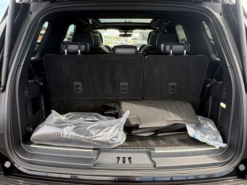 Used 2023 Lincoln Navigator Reserve AWD/4WD image 19