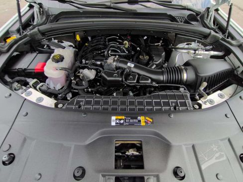 Used 2023 Jeep Grand Cherokee Altitude AWD/4WD image 15