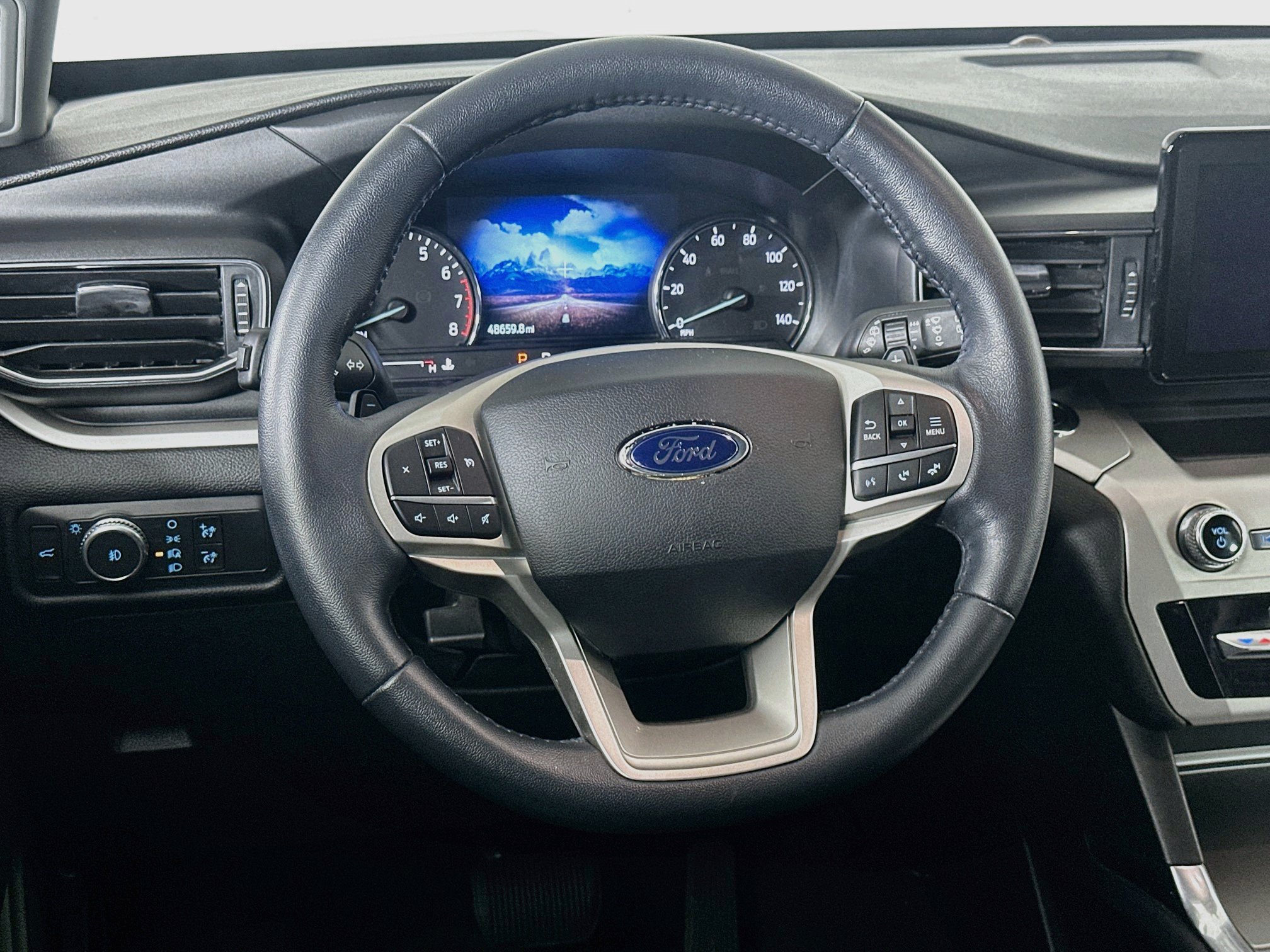Used 2020 Ford Explorer XLT w/ Equipment Group 202A RWD image 18