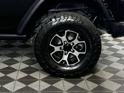 Used 2022 Jeep Wrangler Unlimited Rubicon w/ Cold Weather Group image 15