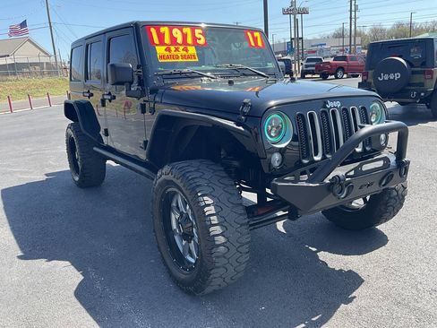 Used 2017 Jeep Wrangler Unlimited Sahara image 7