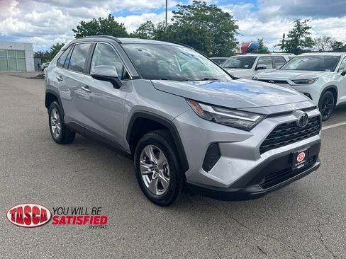 Used 2025 Toyota RAV4 XLE AWD/4WD image 10