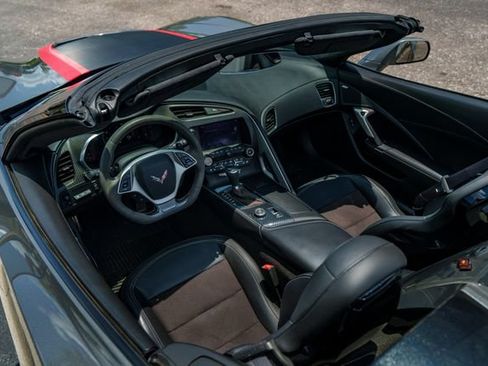 Used 2016 Chevrolet Corvette Z06 w/ 3LZ Preferred Equipment Group RWD image 9