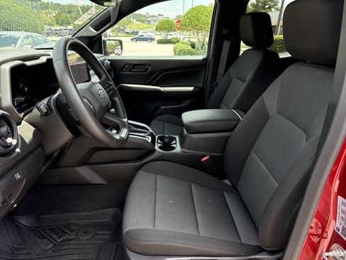Used 2026 Chevrolet Colorado Trail Boss AWD/4WD image 10