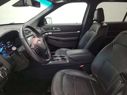 Used 2018 Ford Explorer Limited w/ Equipment Group 301A FWD image 17