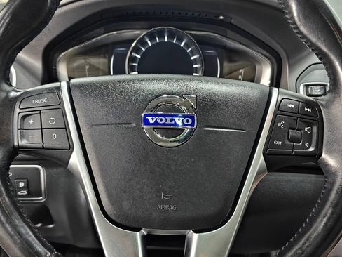 Used 2017 Volvo XC60 T5 Inscription w/ Preferred Option Package image 38