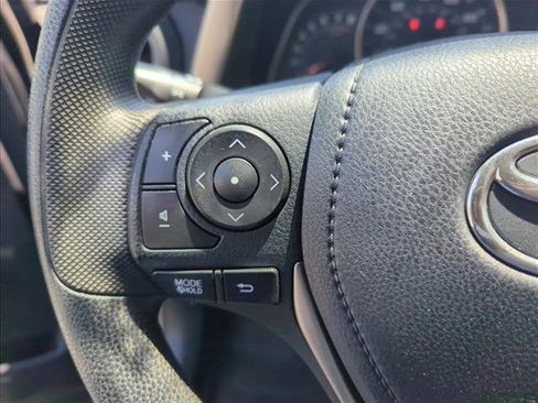 Used 2014 Toyota RAV4 LE FWD image 12