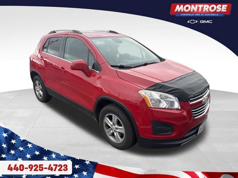 Used 2015 Chevrolet Trax LT w/ LT Sun and Sound Package AWD/4WD image 2