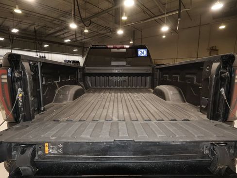 Used 2024 GMC Sierra 2500 AT4 w/ AT4 Premium Plus Package AWD/4WD image 26