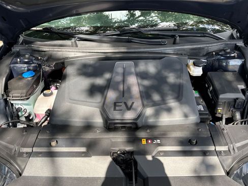 Used 2024 Kia EV6 Wind RWD image 39