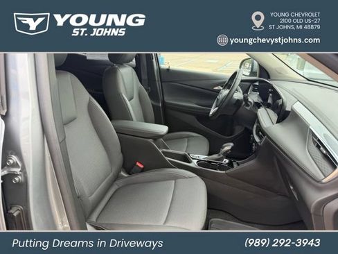 Used 2024 Buick Encore GX Preferred w/ Comfort Package AWD/4WD image 16