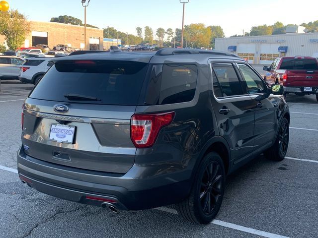 Used 2017 Ford Explorer XLT w/ Equipment Group 202A FWD image 5
