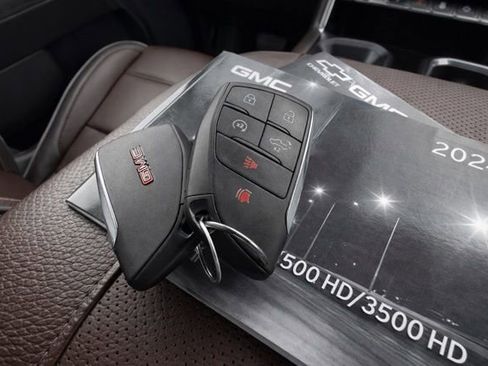 Used 2024 GMC Sierra 2500 Denali w/ Denali Reserve Package image 36