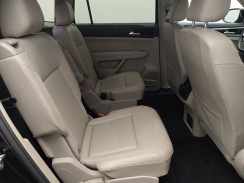 Used 2022 Volkswagen Atlas SE w/ Black Wheel Package FWD image 19