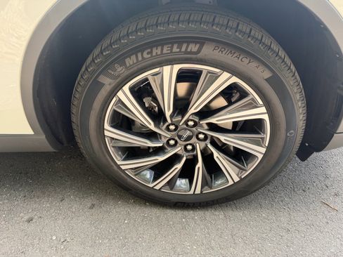 New 2026 Lincoln Aviator AWD image 9