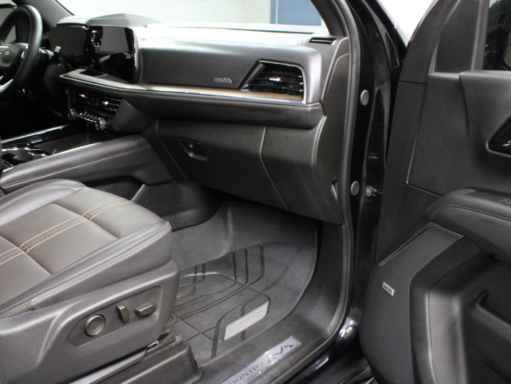 Used 2025 Chevrolet Tahoe High Country w/ Sun And Tow Package AWD/4WD image 40