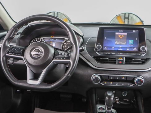 Used 2024 Nissan Altima 2.5 SR FWD image 17