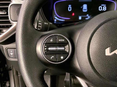 Certified 2025 Kia Soul LX w/ LX Technology Package FWD image 18