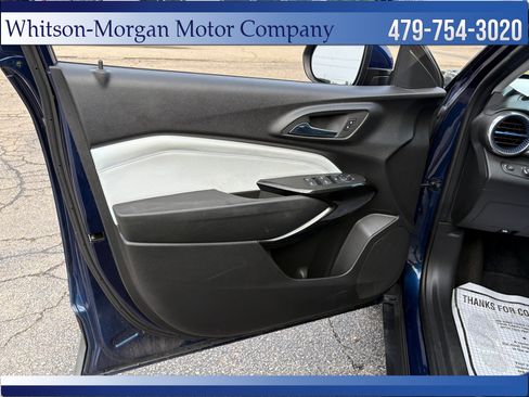 Used 2024 Chevrolet Trax LT FWD image 11