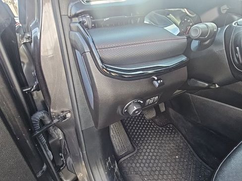 Used 2023 Jeep Compass Trailhawk image 9