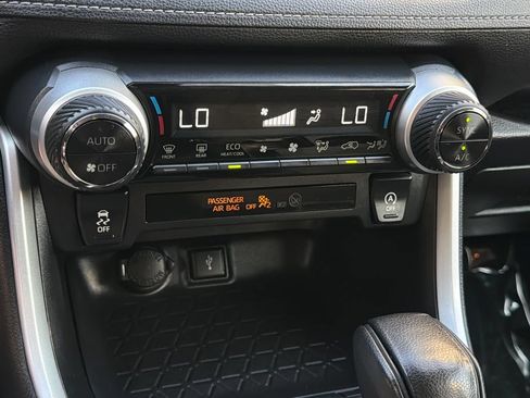 Used 2021 Toyota RAV4 XLE w/ Convenience Package AWD/4WD image 28