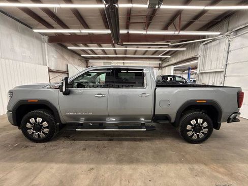 Used 2024 GMC Sierra 2500 Denali w/ Technology Package AWD/4WD image 5